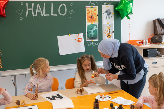 Zauberpinsel & Bastelspaß für Kindergartenkinder